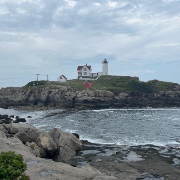 Meet your Posher, Denise - Picture 1 of 1